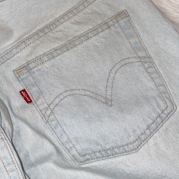 501 Skinny - Picture 9 of 16